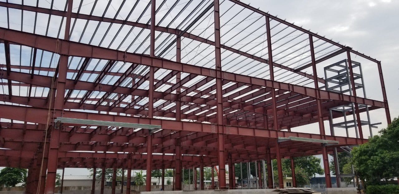 Nhà xưởng khung thép 2 tầng phù hợp với các khu có diện tích vừa Nhà xưởng khung thép 2 tầng phù hợp với các khu có diện tích vừa